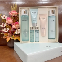 Set dưỡng da cấp nước căng bóng da Ohui Miracle Aqua Special Set cho da dầu 6sp