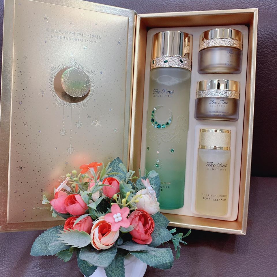 Sét Tinh chất nước thần khởi nguồn Ohui thư first geniture cell essential source tái tạo phục hồi nếp da mềm mượt, sáng mịn se lỗ chân lông