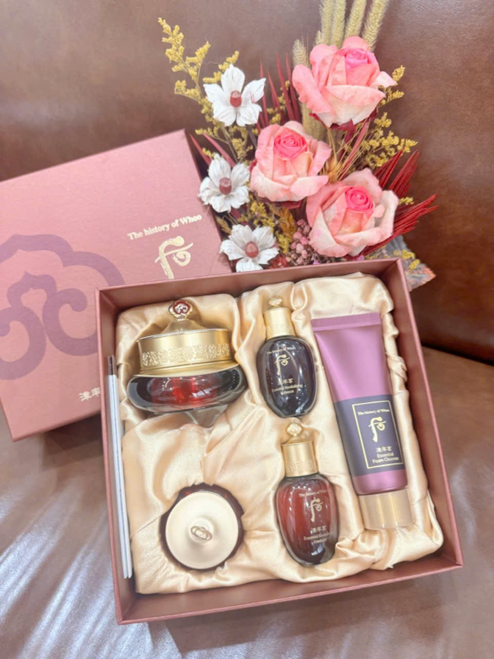 Set kem dưỡng mắt whoo đỏ Whoo intensive revitalizing eye cream